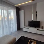 Apartmán Towarowa Clock Apartment, Free Parking, Air-conditioning, Self Check-in 24h