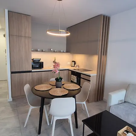 Towarowa Clock Apartment, Free Parking, Air-conditioning, Self Check-in 24h Appartamento *