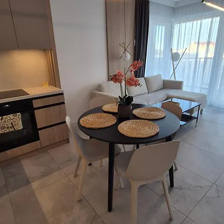 Towarowa Clock Apartment, Free Parking, Air-conditioning, Self Check-in 24h Poznan
