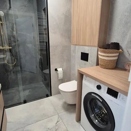 Towarowa Clock Apartment, Free Parking, Air-conditioning, Self Check-in 24h