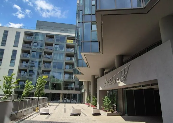 Towarowa Clock Apartment, Free Parking, Air-conditioning, Self Check-in 24h * Познань