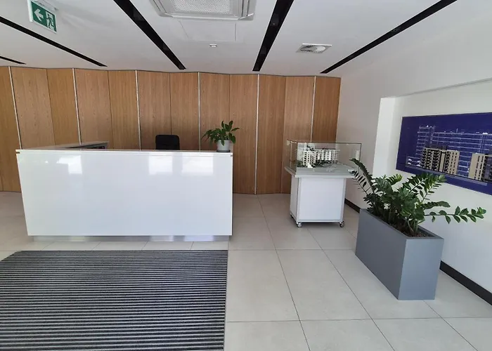 Towarowa Clock Apartment, Free Parking, Air-conditioning, Self Check-in 24h Апартаменти Познань