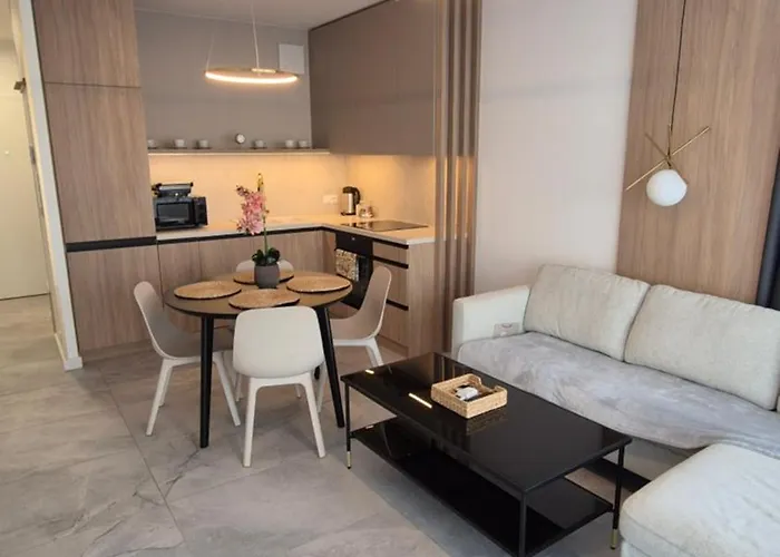 Towarowa Clock Apartment, Free Parking, Air-conditioning, Self Check-in 24h *