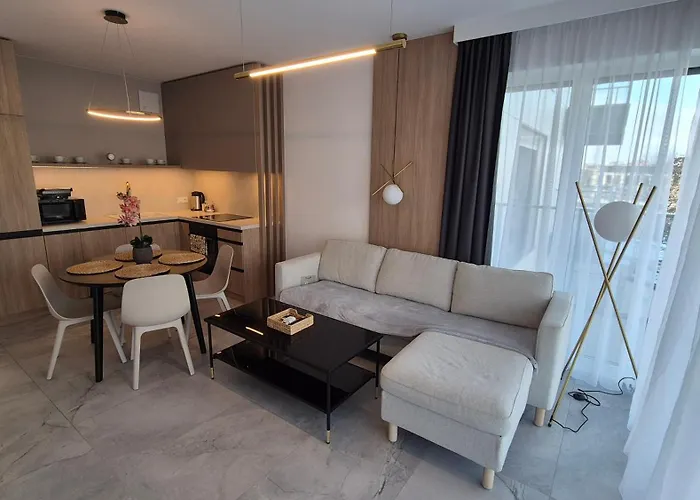 Towarowa Clock Apartment, Free Parking, Air-conditioning, Self Check-in 24h Apartament Poznań