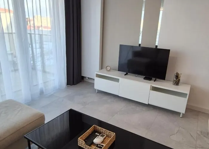 Towarowa Clock Apartment, Free Parking, Air-conditioning, Self Check-in 24h Апартаменти Познань