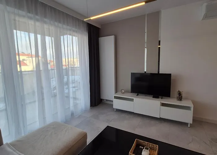 Апартаменти Towarowa Clock Apartment, Free Parking, Air-conditioning, Self Check-in 24h