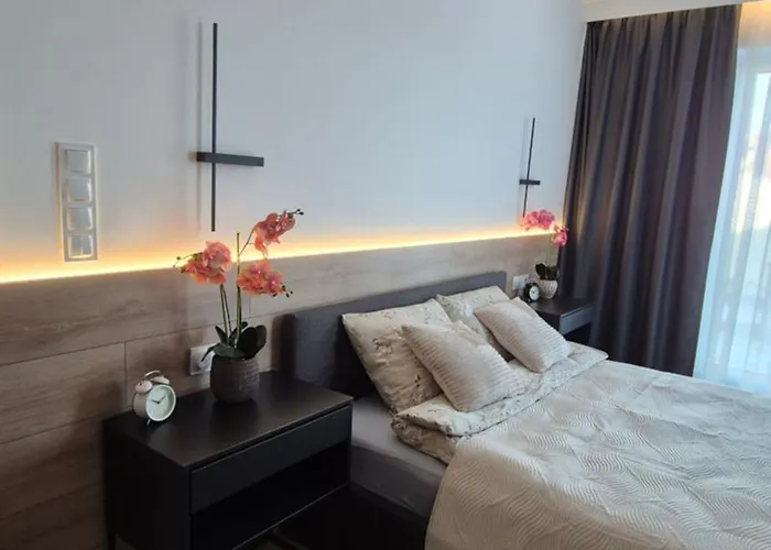 Towarowa Clock Apartment, Free Parking, Air-conditioning, Self Check-in 24h *