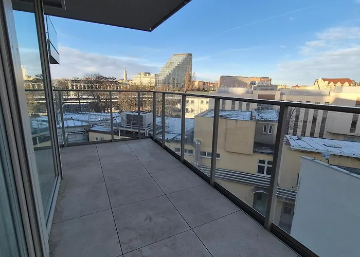 Towarowa Clock Apartment, Free Parking, Air-conditioning, Self Check-in 24h Апартаменти *