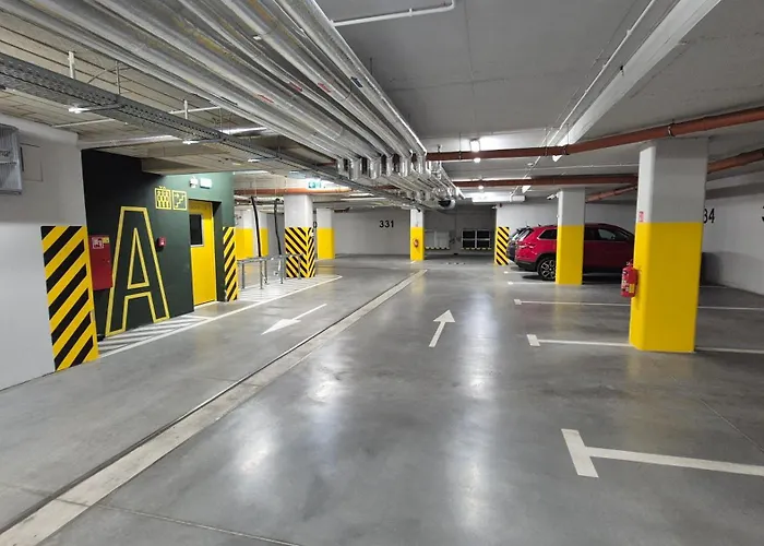 Апартаменти Towarowa Clock Apartment, Free Parking, Air-conditioning, Self Check-in 24h Познань